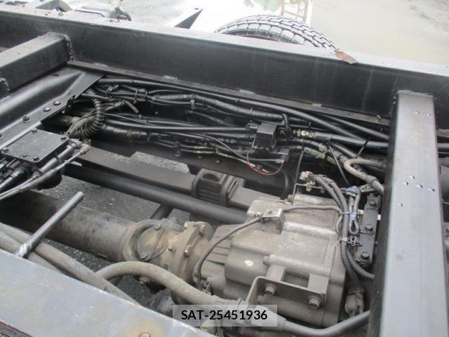 Mitsubishi GREAT 2014-10 7789577-18