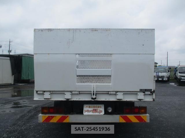 Mitsubishi GREAT 2014-10 7789577-26