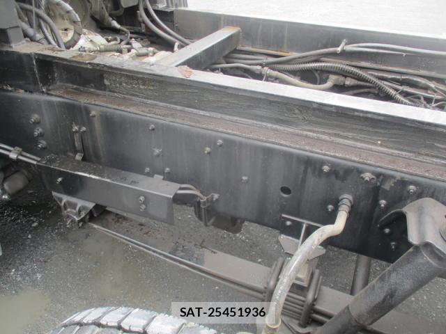 Mitsubishi GREAT 2014-10 7789577-8