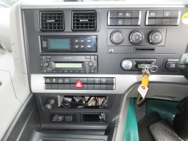 Mitsubishi GREAT 2018-04 7864790-11