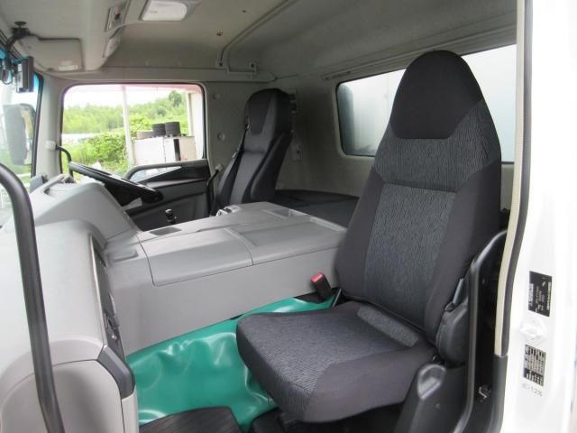 Mitsubishi GREAT 2018-04 7864790-13