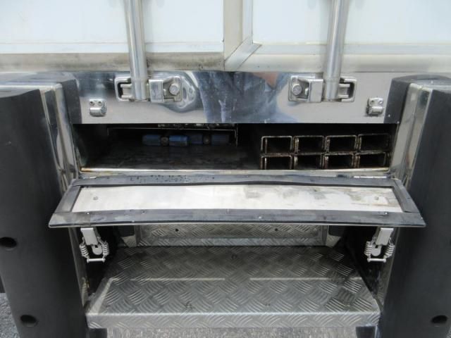 Mitsubishi GREAT 2018-04 7864790-25