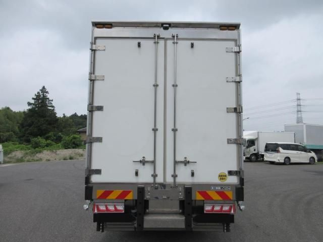 Mitsubishi GREAT 2018-04 7864790-4