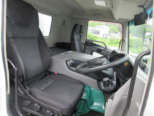 Mitsubishi GREAT 2018-04 7864790-6
