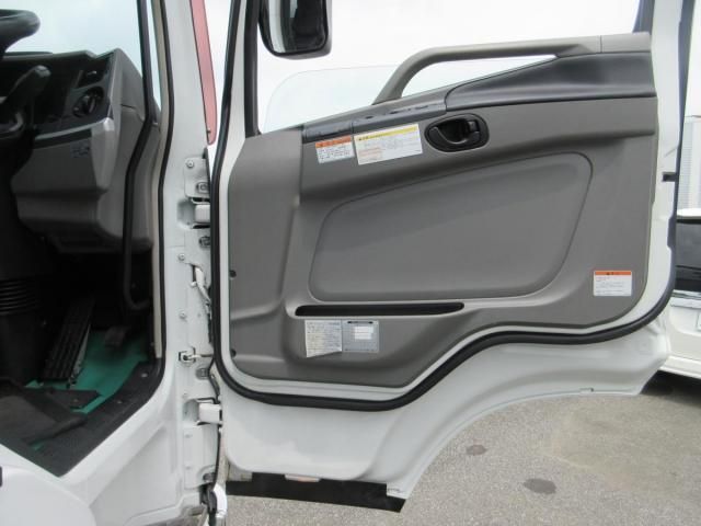 Mitsubishi GREAT 2018-04 7864790-7