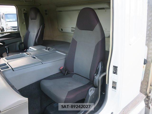 Mitsubishi GREAT 2016-04 7981185-21
