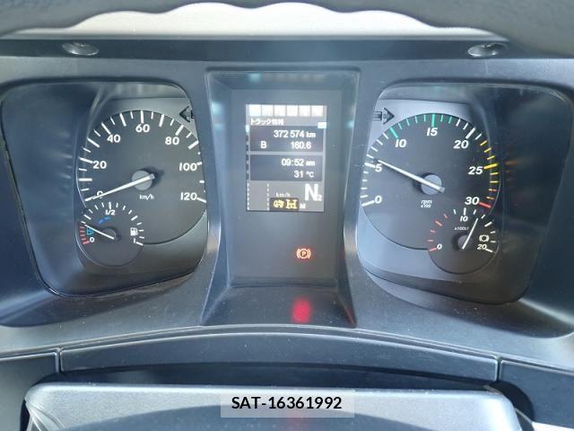 Mitsubishi GREAT 2017-10 8038560-12