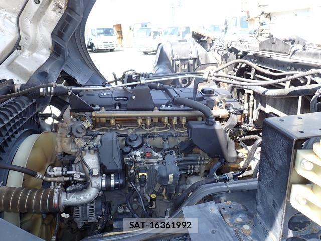 Mitsubishi GREAT 2017-10 8038560-22