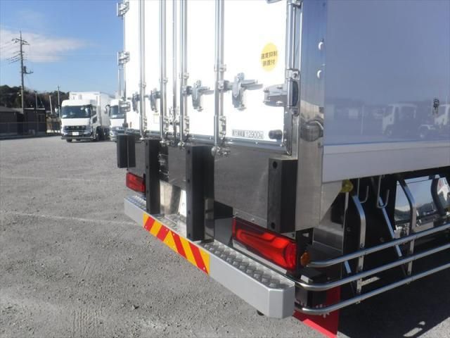 Mitsubishi GREAT 2025-12 8060618-11