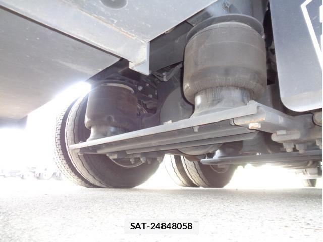 Mitsubishi GREAT 2024-12 8102128-12