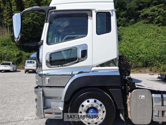 Mitsubishi GREAT 2011-12 8102129-10