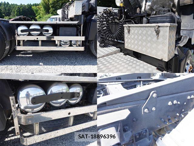 Mitsubishi GREAT 2011-12 8102129-16