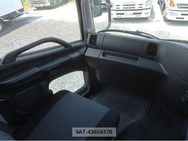 Mitsubishi GREAT 2014-04 8146783-18