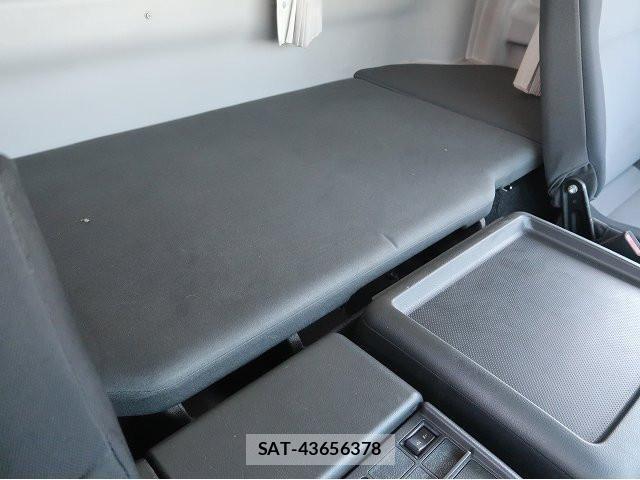 Mitsubishi GREAT 2014-04 8146783-22