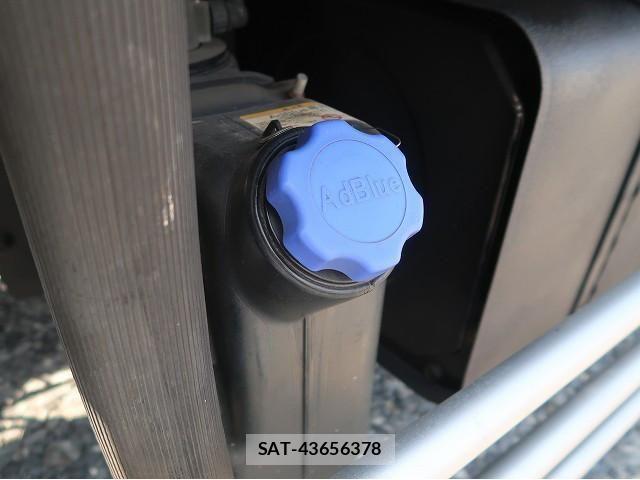Mitsubishi GREAT 2014-04 8146783-7