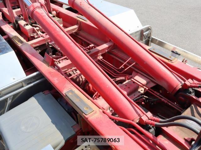Mitsubishi GREAT 2021-06 8159318-9