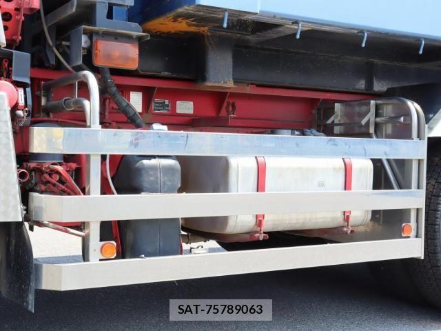 Mitsubishi GREAT 2021-06 8159318-17