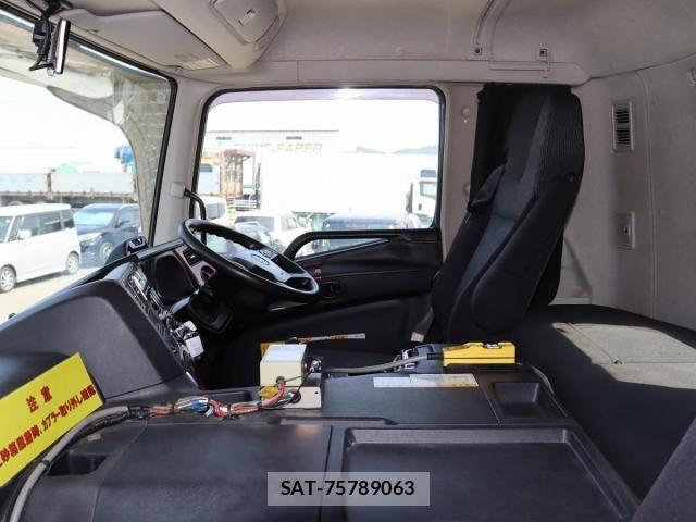 Mitsubishi GREAT 2021-06 8159318-26