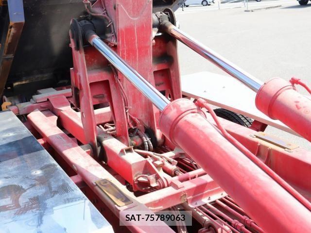 Mitsubishi GREAT 2021-06 8159318-8
