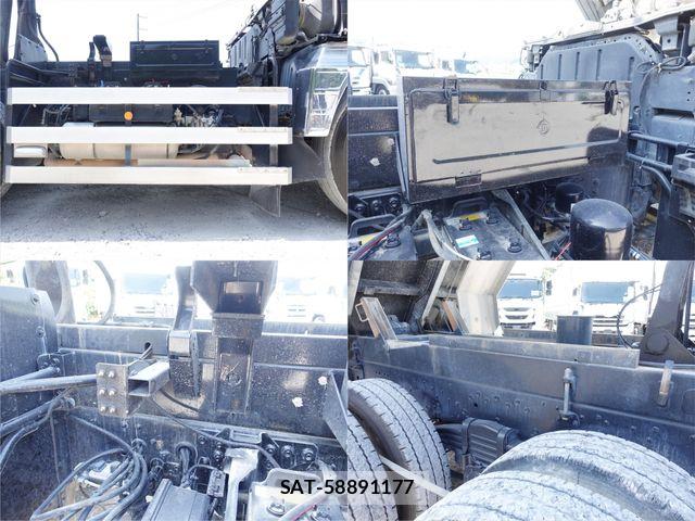 Mitsubishi GREAT 2014-12 8210481-18