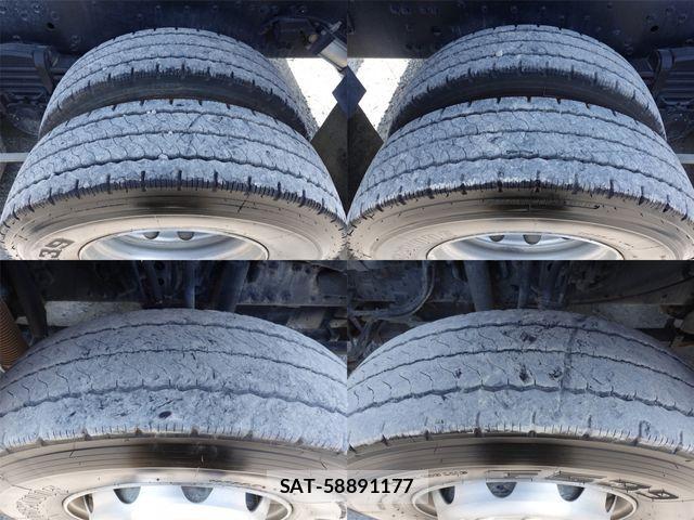 Mitsubishi GREAT 2014-12 8210481-22
