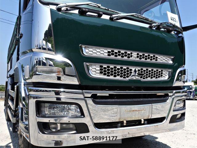 Mitsubishi GREAT 2014-12 8210481-3