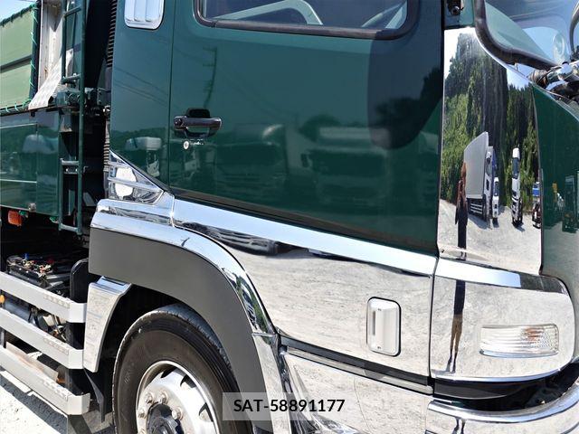 Mitsubishi GREAT 2014-12 8210481-4