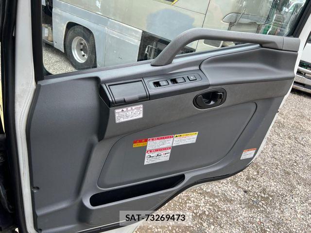 Mitsubishi GREAT 2018-04 8210480-17