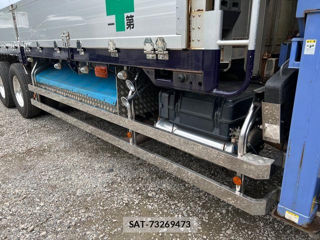 Mitsubishi GREAT 2018-04 8210480-7