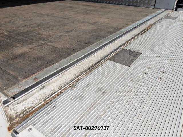 Mitsubishi GREAT 2022-09 8231988-11