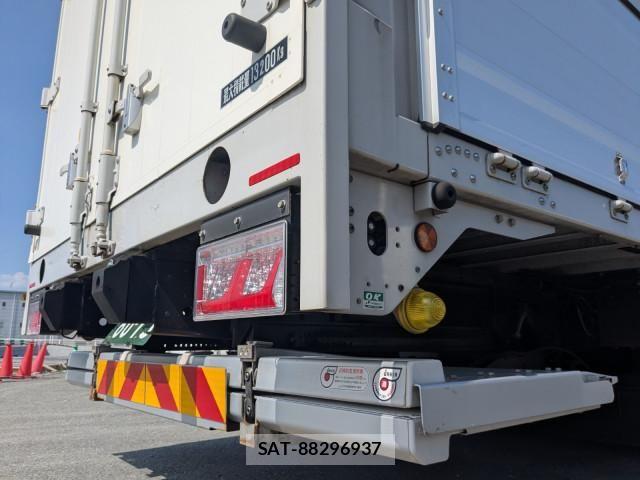 Mitsubishi GREAT 2022-09 8231988-6