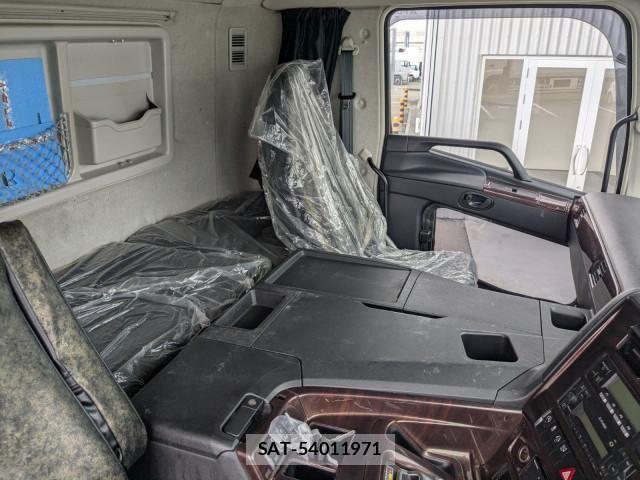 Mitsubishi GREAT 2025-04 8231981-9