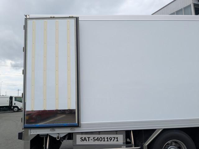 Mitsubishi GREAT 2025-04 8231981-22