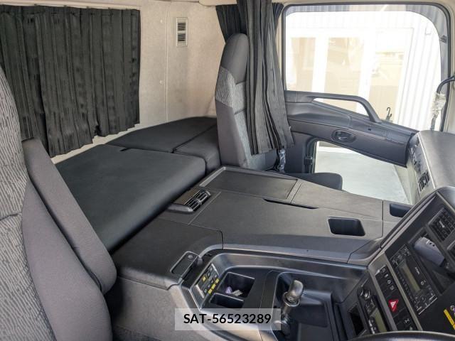 Mitsubishi GREAT 2022-03 8231986-9