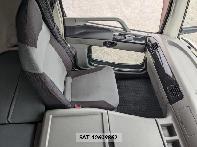 Mitsubishi GREAT 2016-05 8232004-11