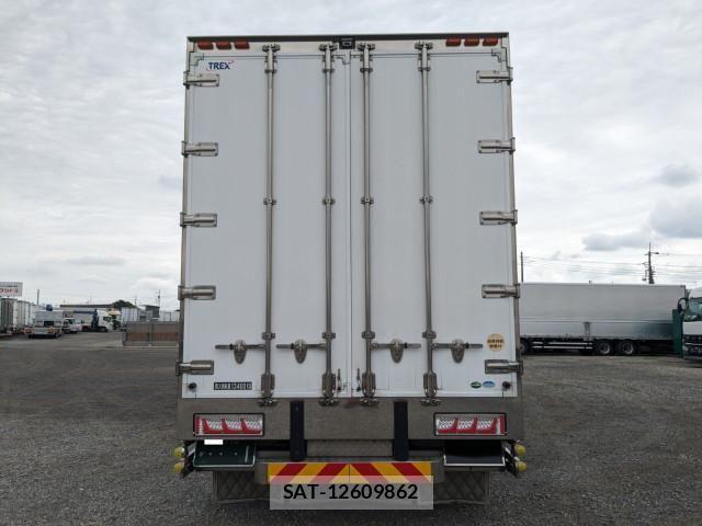 Mitsubishi GREAT 2016-05 8232004-4