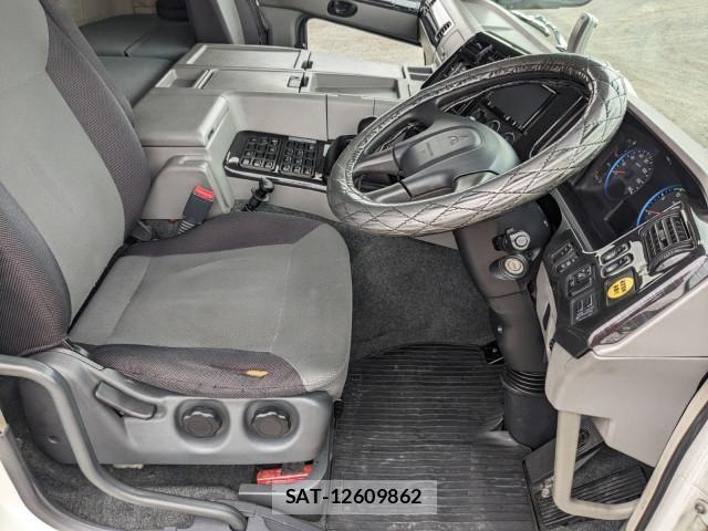 Mitsubishi GREAT 2016-05 8232004-8