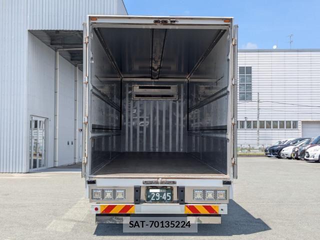 Mitsubishi GREAT 2021-04 8231999-7
