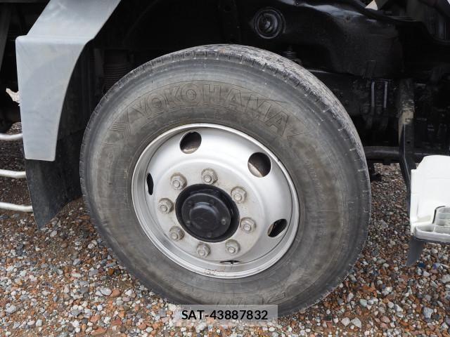 Mitsubishi GREAT 2004-03 8232003-11