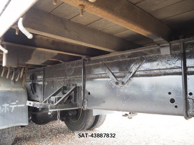 Mitsubishi GREAT 2004-03 8232003-24