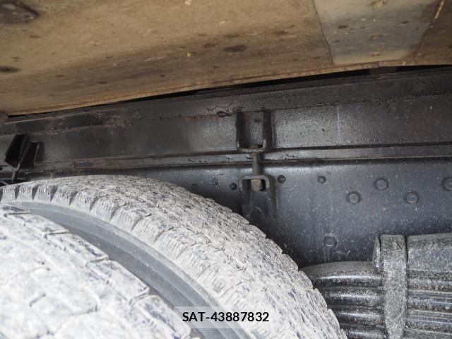Mitsubishi GREAT 2004-03 8232003-27