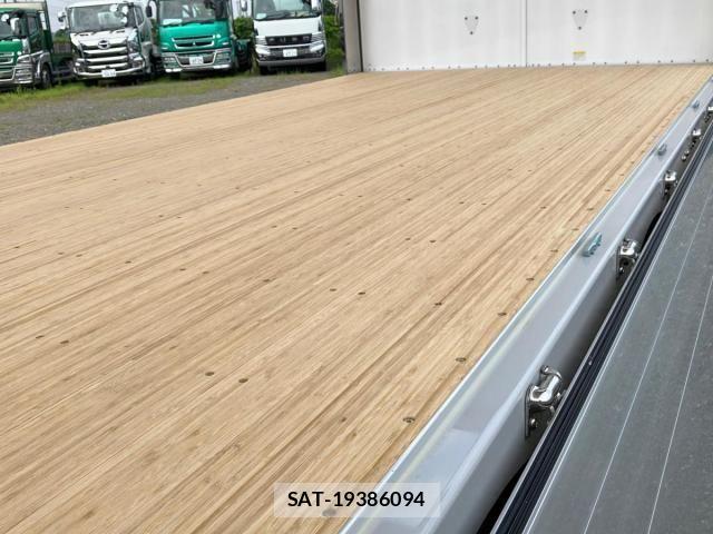 Mitsubishi GREAT 2026-04 8246850-11
