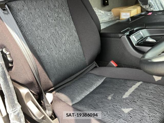 Mitsubishi GREAT 2026-04 8246850-17