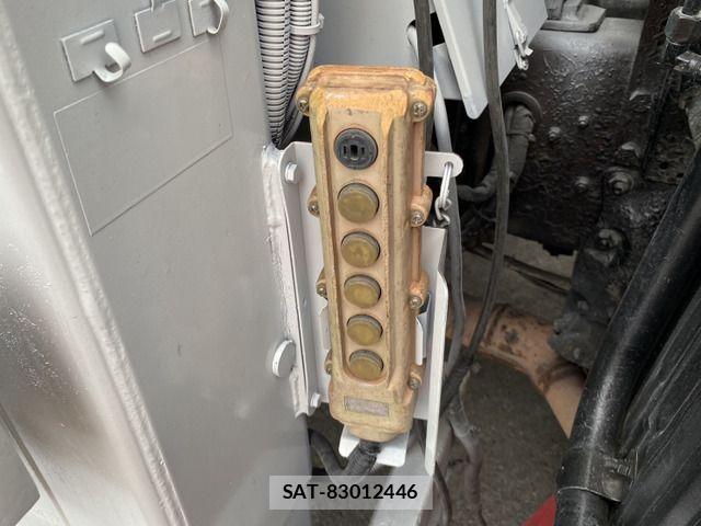 Mitsubishi GREAT 1996-09 8317427-3