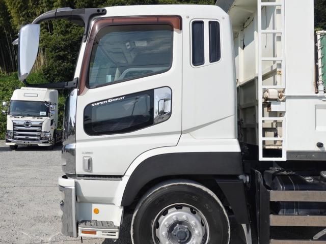 Mitsubishi GREAT 2012-05 8311156-15