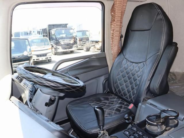 Mitsubishi GREAT 2016-04 8311154-29