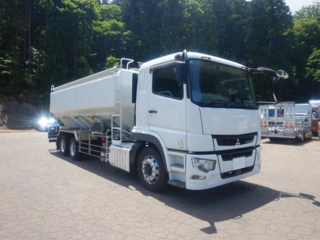 Mitsubishi GREAT 2019-04 8311153-0