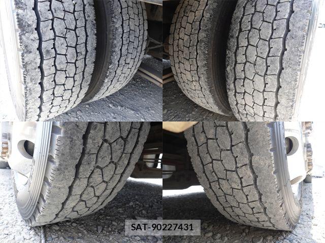 Mitsubishi GREAT 2017-12 8317425-17