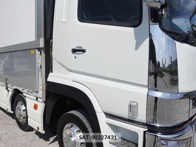 Mitsubishi GREAT 2017-12 8317425-4