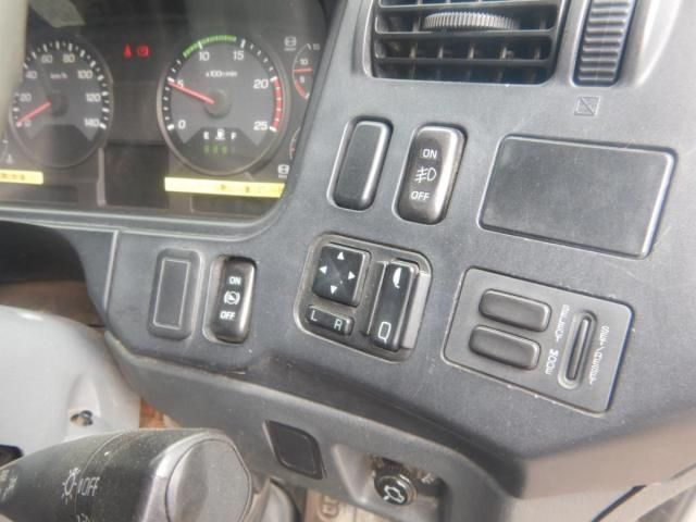 Mitsubishi GREAT 2013-08 8311155-14